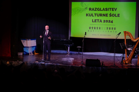 <img src="/financiranje/poziv_kulturna_sola/2024/kulsola-24_03.jpg" width="288" height="192" alt="KulŠola 2024" />