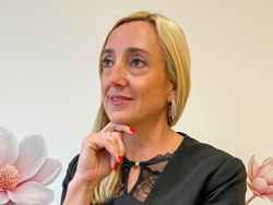 MPZ OŠ Tržišče, zborovodkinji Mateja Repovž Lisec in Sara Praznik