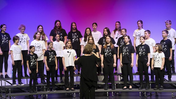 MPZ GŠ Fran Korun Koželjski Velenje, zborovodkinja Tea Plazl 